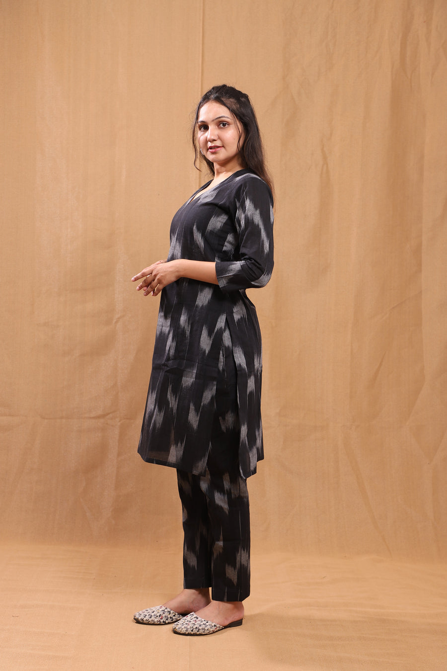 Rumi Ikkat Kurta Set