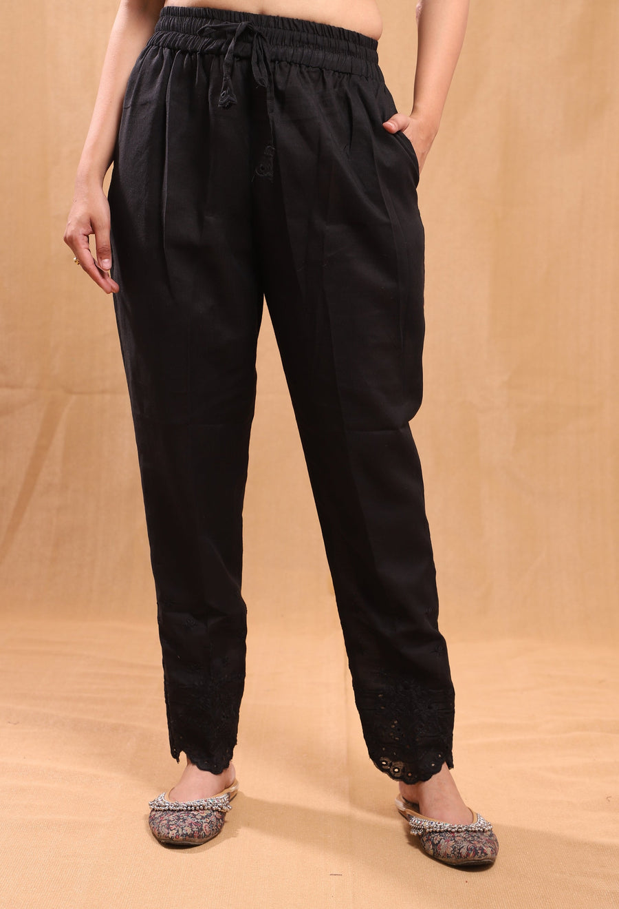 Jiya Straight Fit Pant